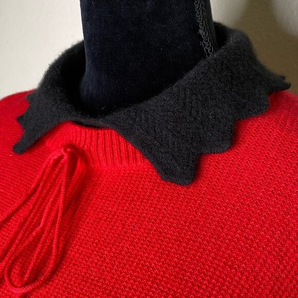 Paluopo Small Red Sweater Dress with black Peter Pan Collar bow at neck - Picture 4 of 9
